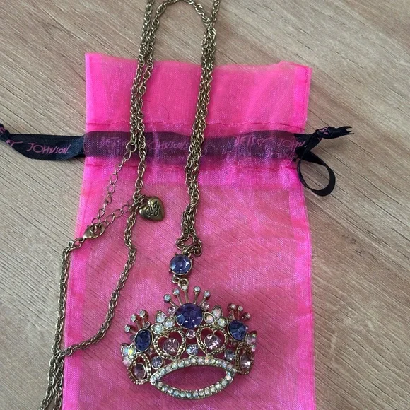 Vintage Betsey Johnson Gold and Purple Crown Pendant Necklace - Picture 3 of 3